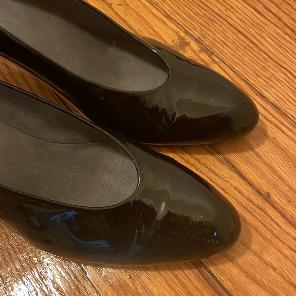 Classic Beautiful Stuart Weitzman Black Pump Heels - image 2